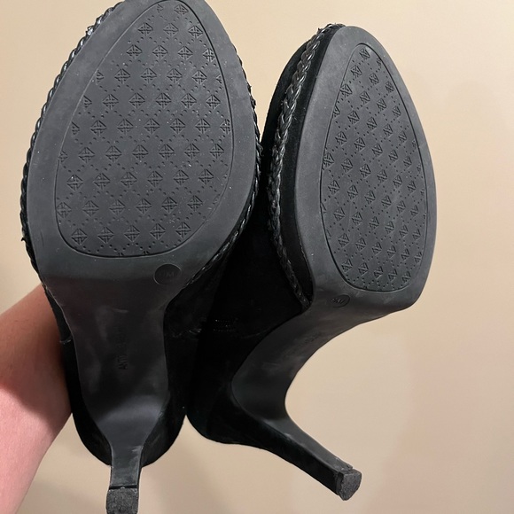 Antonio Melani Dante004 Black Suede Heels - Picture 7 of 10